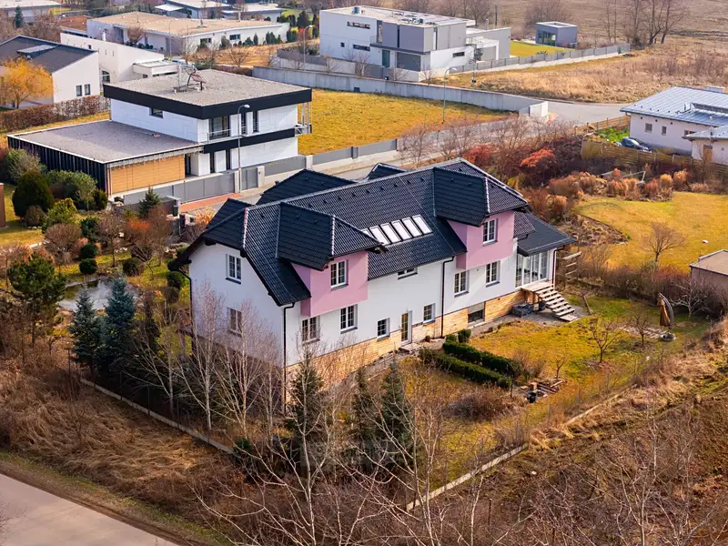 Prodej rodinného domu 497 m², pozemek 1655 m², České Budějovice – náhled fotky 3