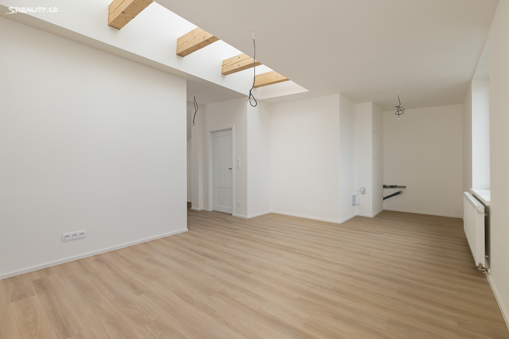 Prodej bytu 2+kk 63 m² (Podkrovní) – pohled 3
