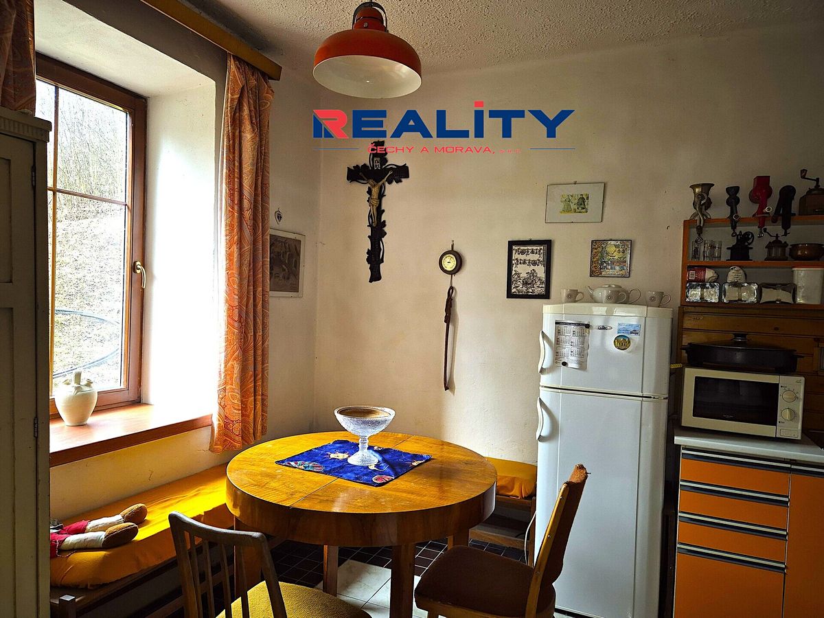 Prodej rodinného domu 130 m², pozemek 670 m² – fotografie 4