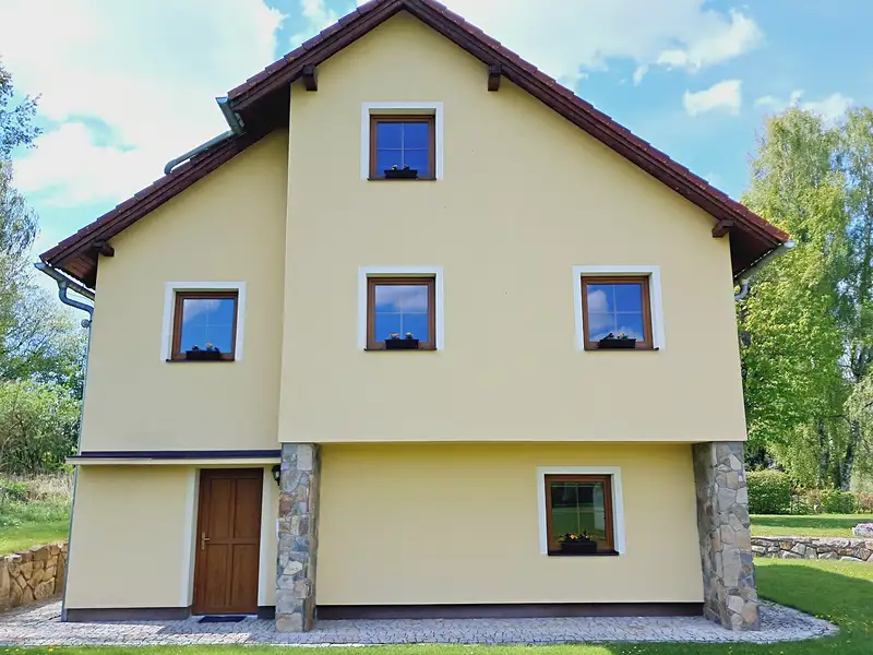 Prodej rodinného domu 160 m², pozemek 638 m², Horní Planá – náhled fotky 2