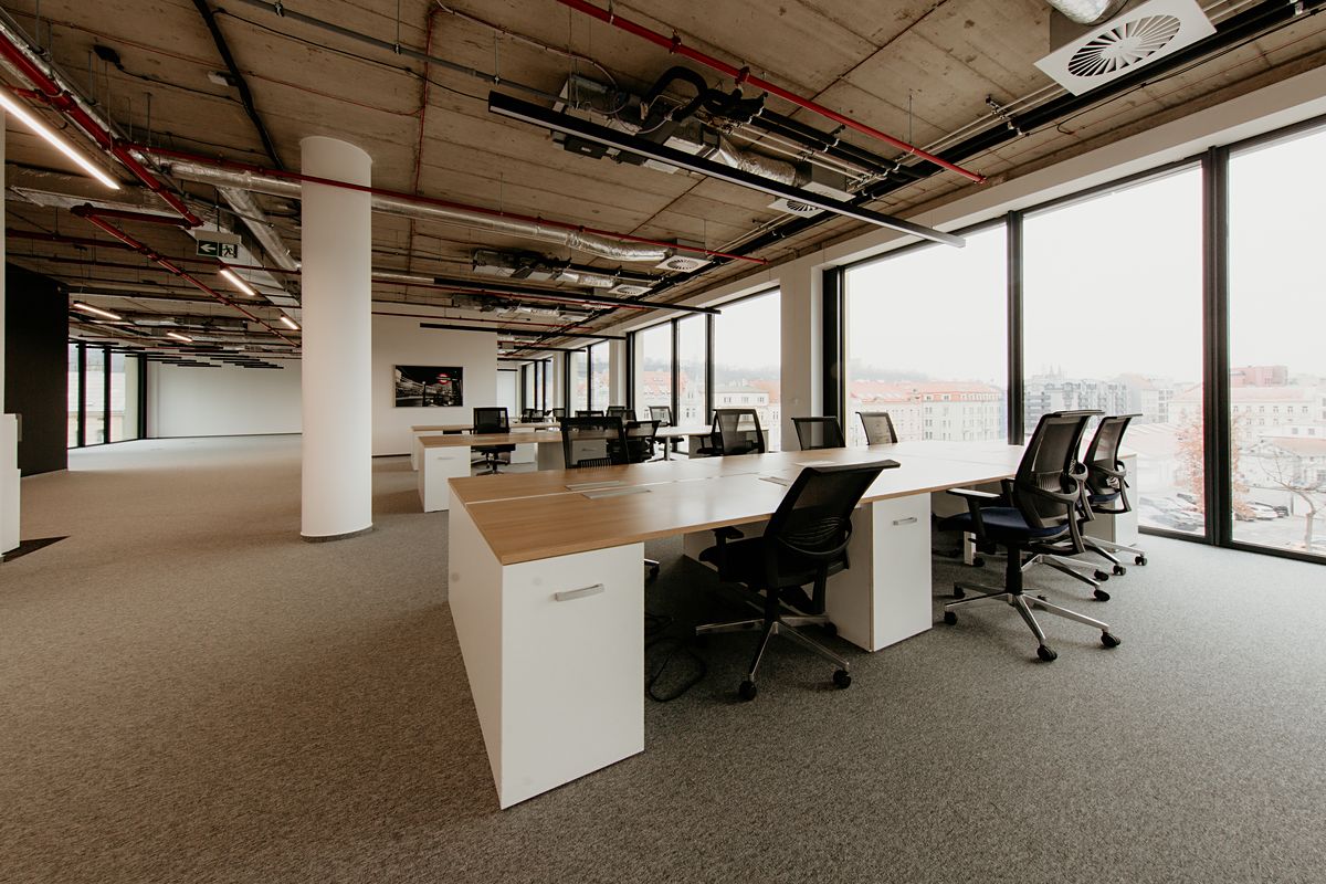 Pronájem kanceláře 1543 m² – fotografie 3