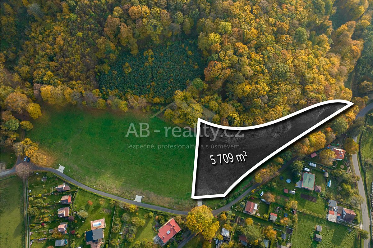 Prodej stavebního pozemku 5709 m², Bořislav – fotka 1 z 3