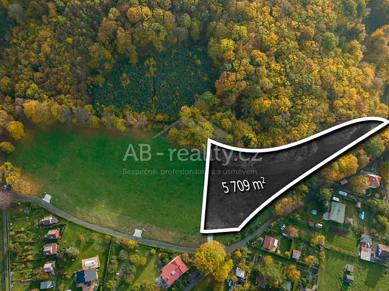 Prodej stavebního pozemku 5709 m², Bořislav – náhled fotky 1