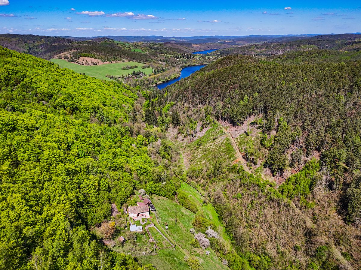Prodej rodinného domu 120 m², pozemek 54900 m²