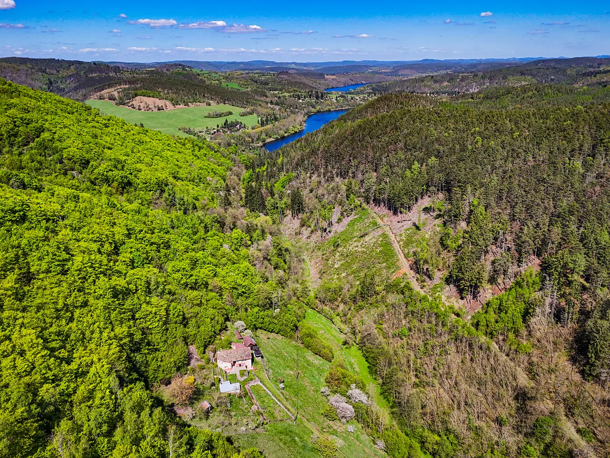 Prodej rodinného domu 120 m², pozemek 54900 m²