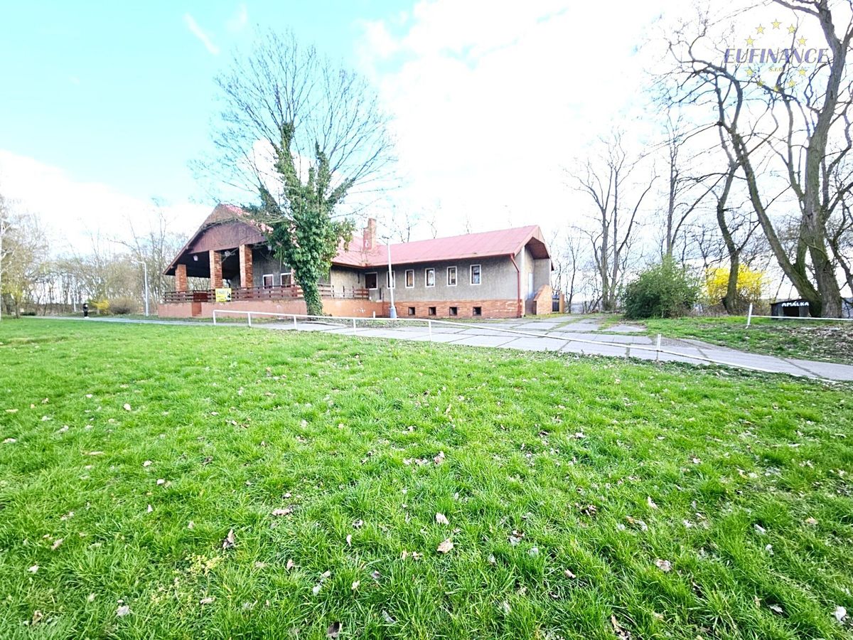 Prodej rodinného domu 485 m², pozemek 1336 m² – fotografie 3