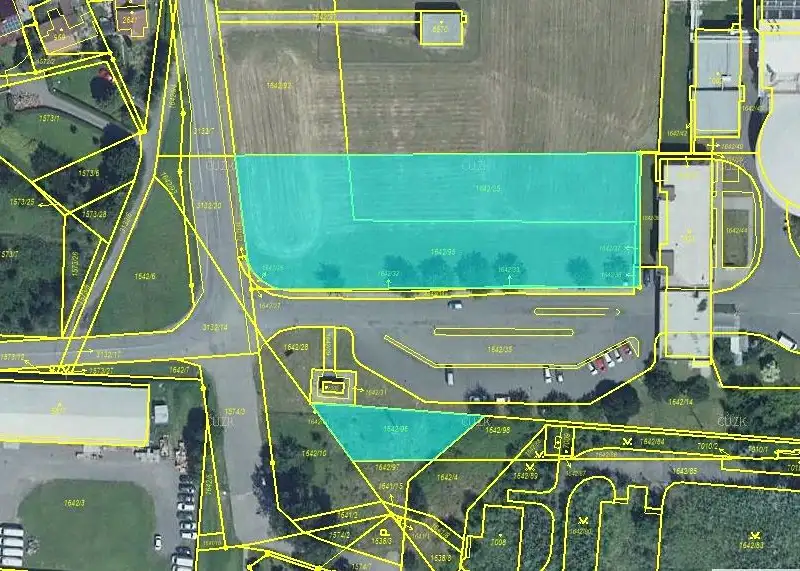 Prodej komerčního pozemku 4605 m², Kroměříž – náhled fotky 1