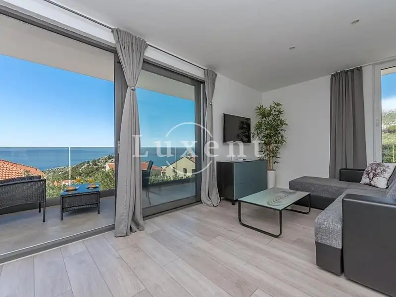 Prodej vily 150 m², pozemek 416 m², Makarska – náhled fotky 2