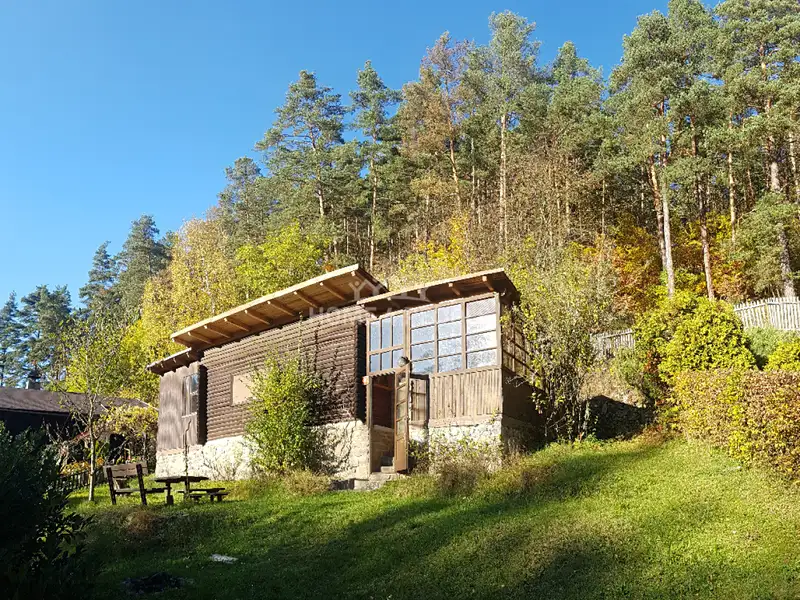 Prodej chaty 58 m², pozemek 793 m², Dolní Hbity – náhled fotky 1