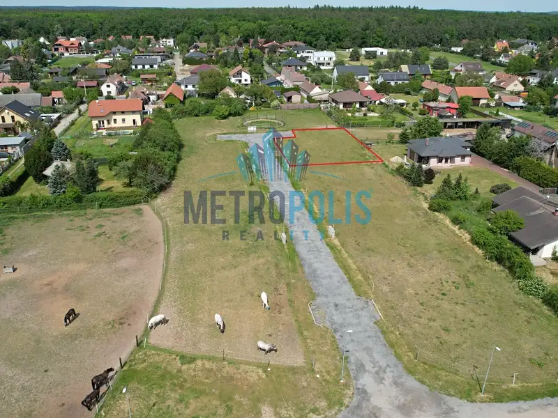 Prodej stavebního pozemku 850 m², Nový Vestec – náhled fotky 2