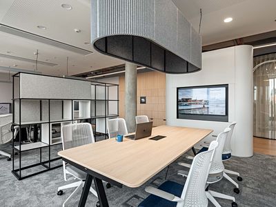 Pronájem kanceláře 932 m²