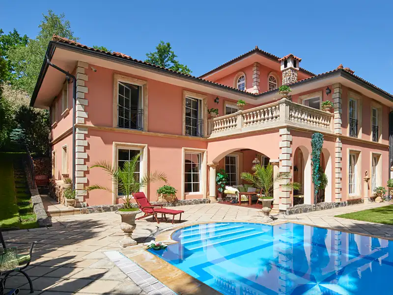Prodej rodinného domu 470 m², pozemek 980 m², Říčany – náhled fotky 1