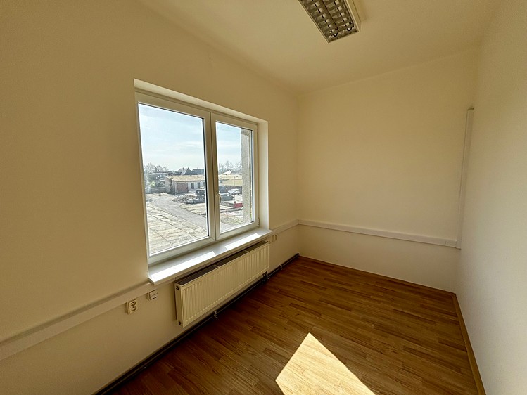 Комерційне приміщення в оренду, 20 м² (1 з 8)