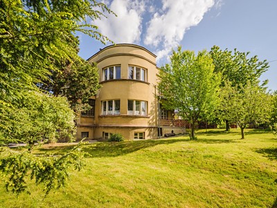 Prodej  rodinného domu 206 m², pozemek 958 m²