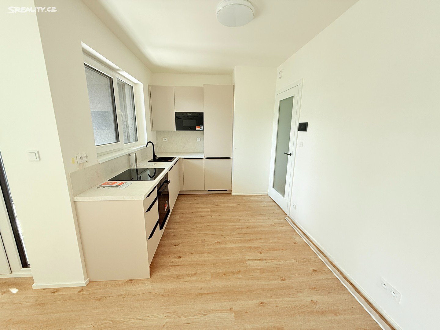 Pronájem bytu 1+kk 40 m² (Jednopodlažní) – pohled 4