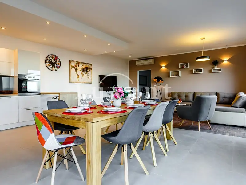 Prodej vily 320 m², pozemek 3000 m², Kaštela – náhled fotky 2