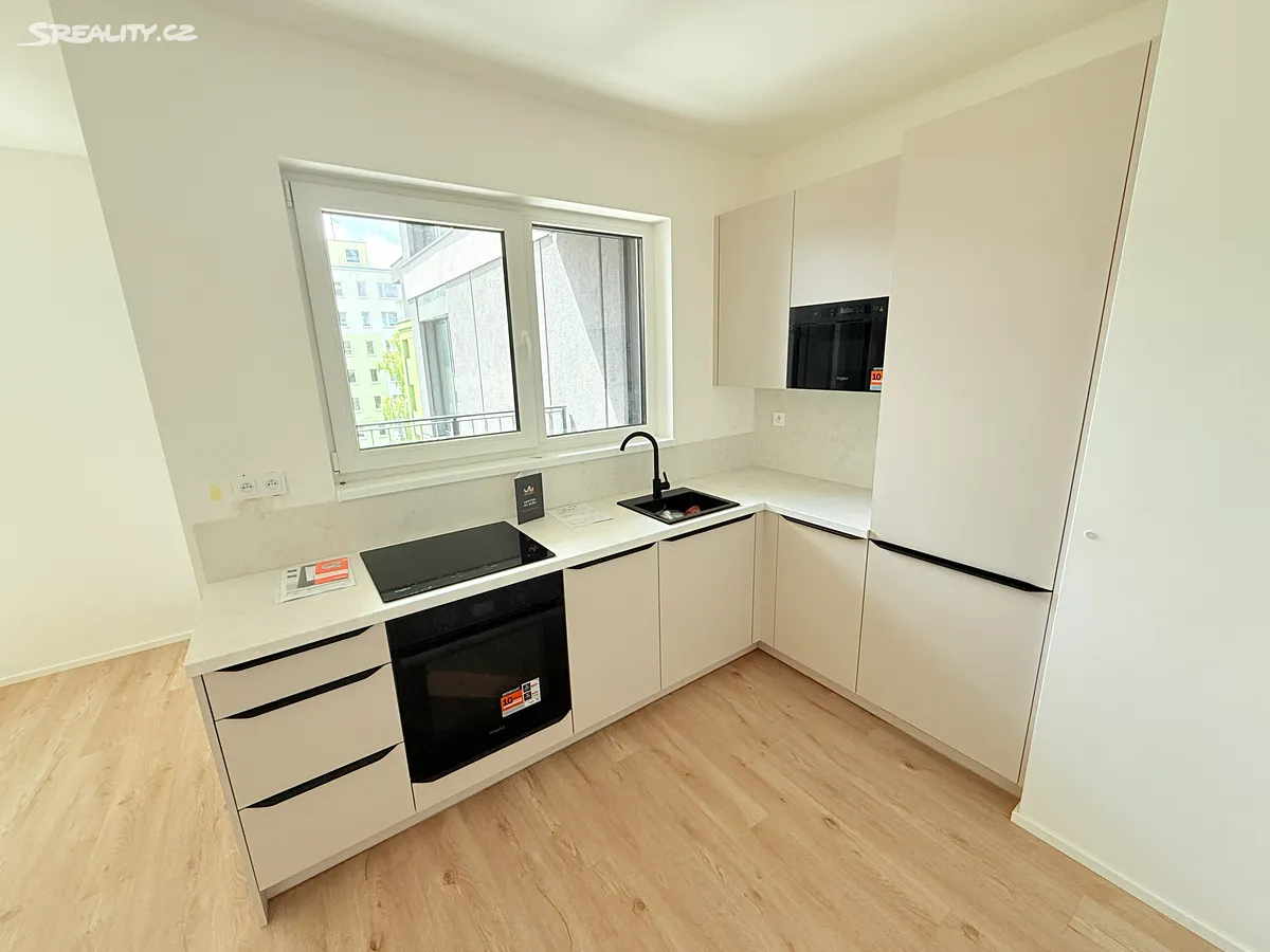Pronájem bytu 1+kk 40 m², Praha