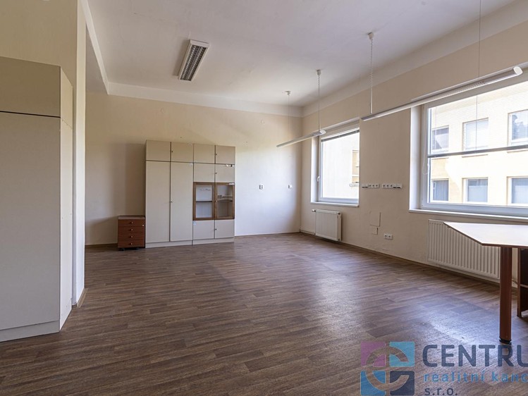 Комерційне приміщення на продаж, 1 578 м² (19 з 26)