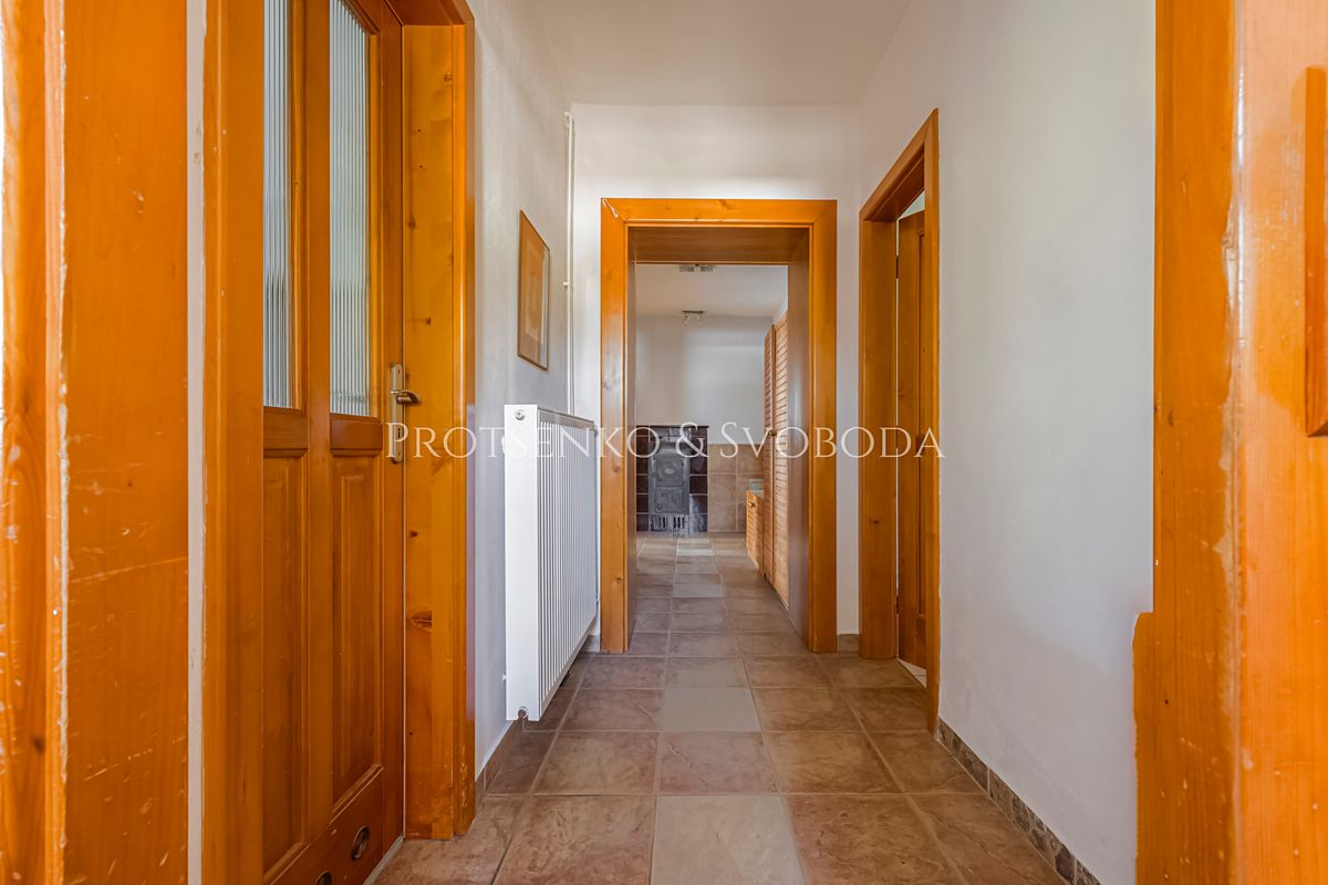 Prodej rodinného domu 298 m², pozemek 1263 m² – fotografie 4