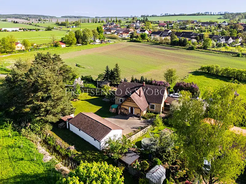 Prodej rodinného domu 298 m², pozemek 1263 m², Heřmaň – náhled fotky 1