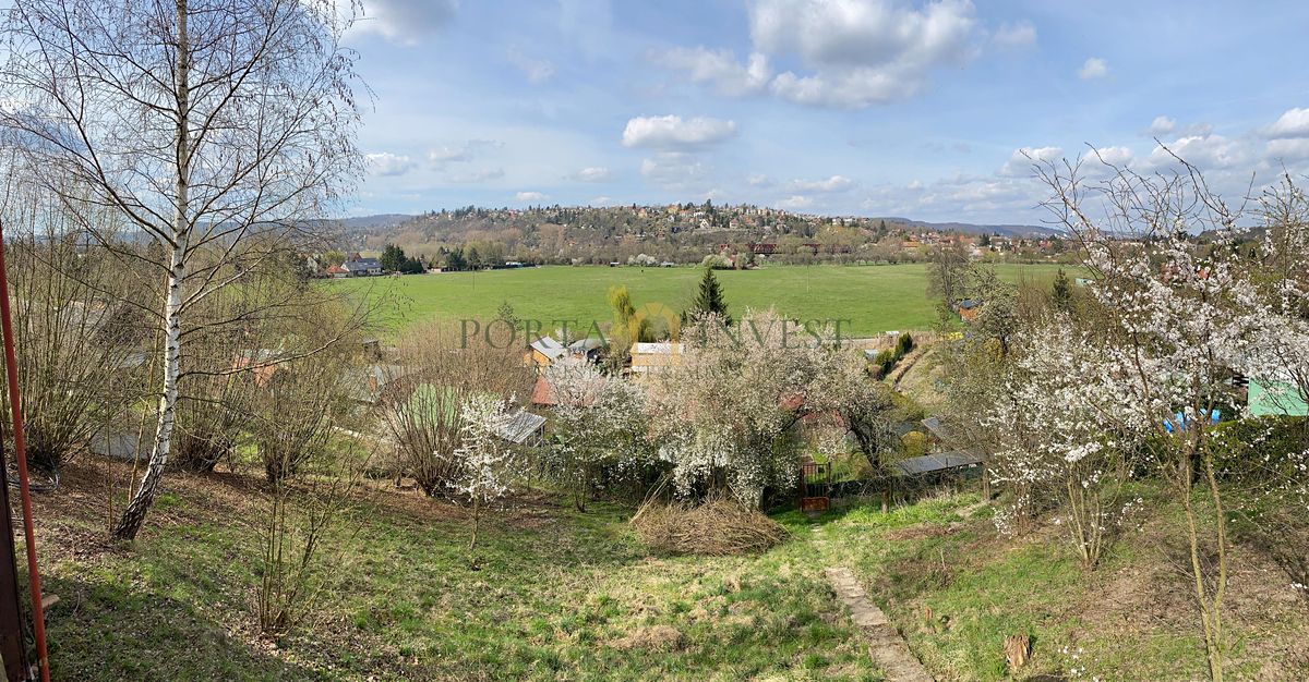 Prodej zahrady 1085 m², Všenory – fotka 1 z 3