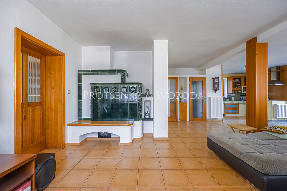 Prodej rodinného domu 298 m², pozemek 1263 m² – fotografie 5