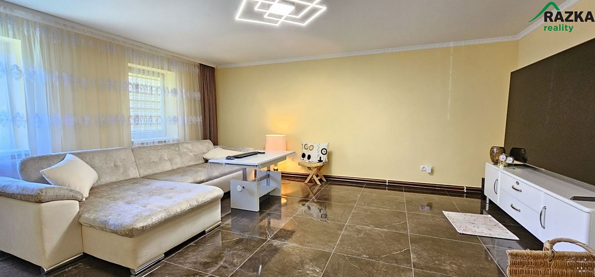 Prodej rodinného domu 192 m², pozemek 739 m² – fotografie 5