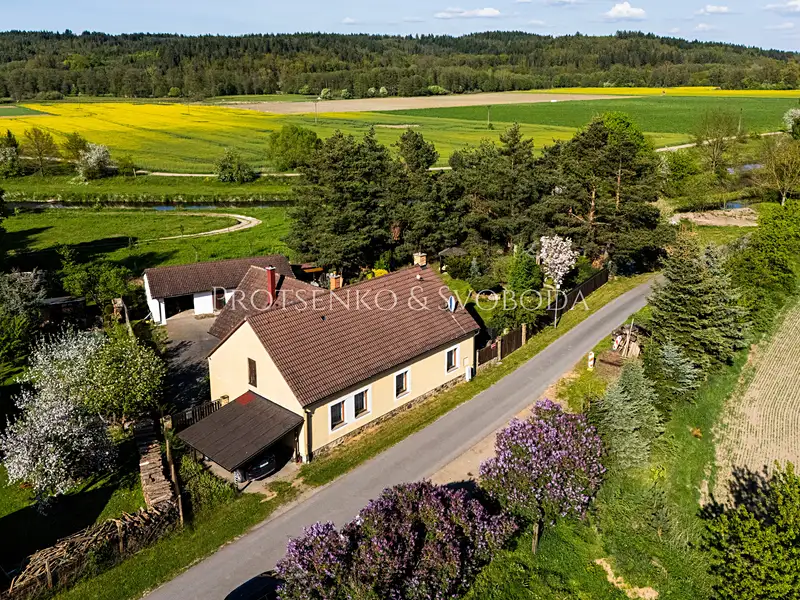 Prodej rodinného domu 298 m², pozemek 1263 m², Heřmaň – náhled fotky 2