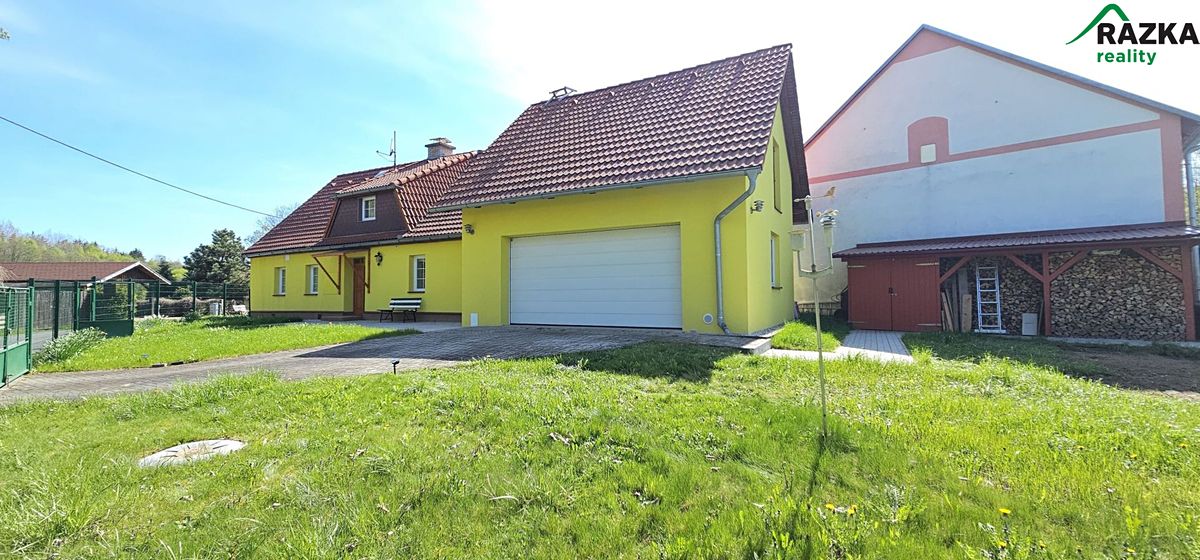 Prodej rodinného domu 192 m², pozemek 739 m² – fotografie 3