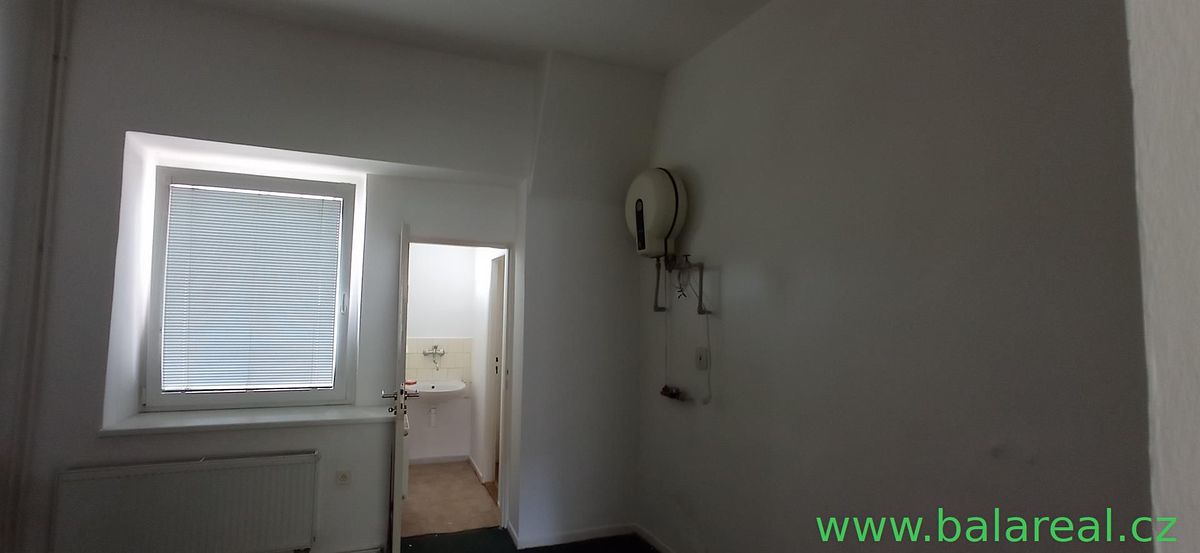 Pronájem obchodního prostoru 29 m² – fotografie 4