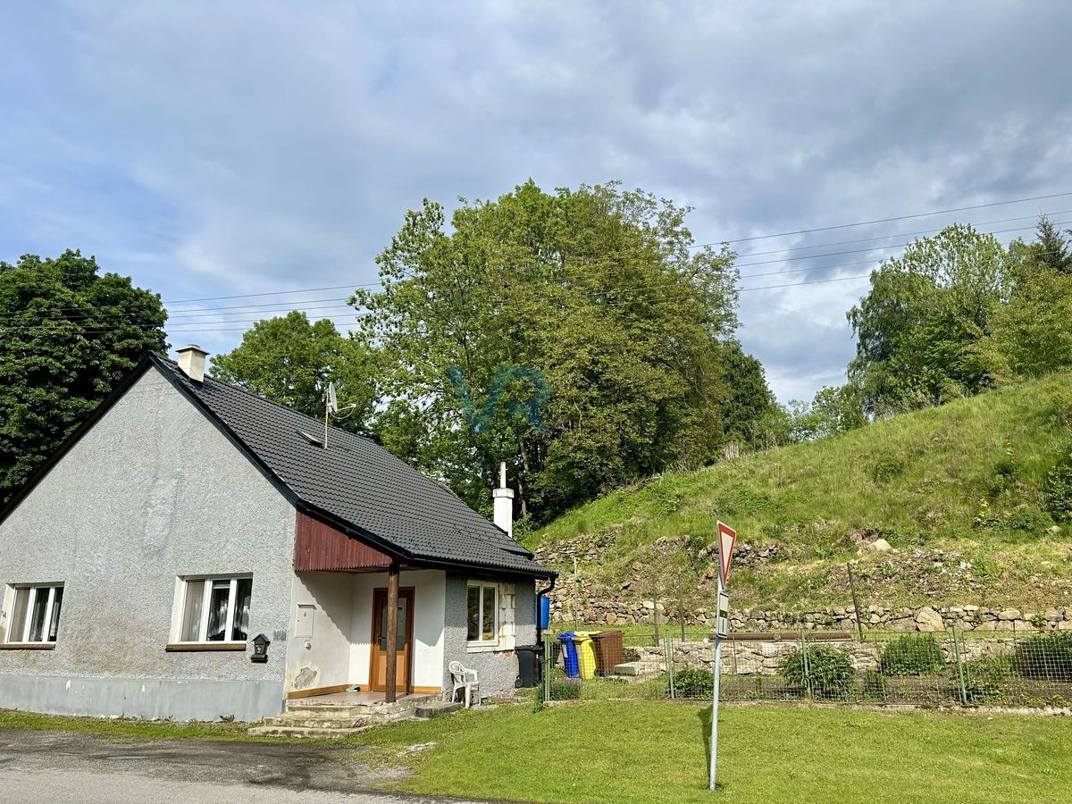 Prodej rodinného domu 85 m², pozemek 785 m² – fotografie 2