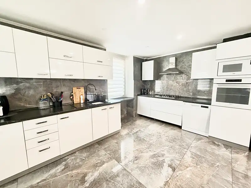 Prodej činžovního domu 874 m², Dubí – náhled fotky 3