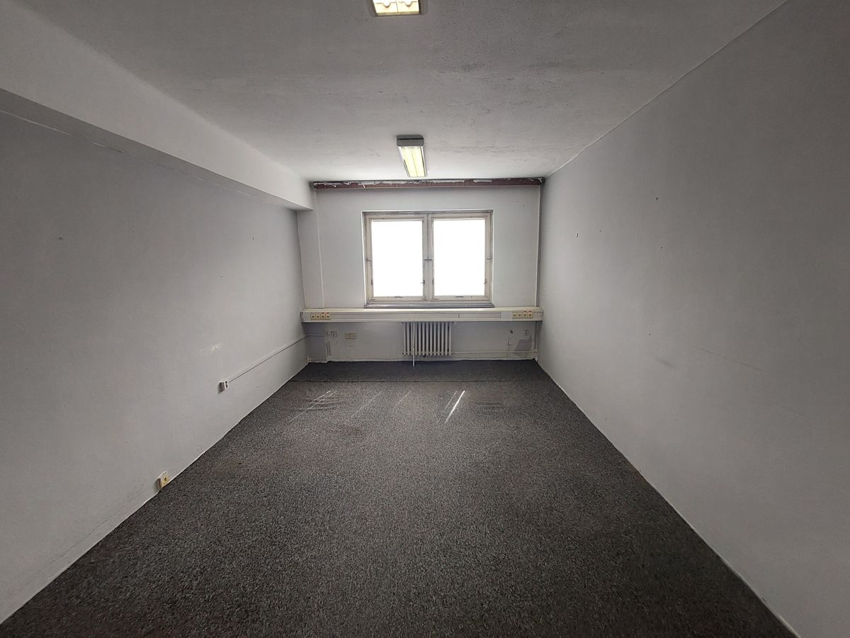 Pronájem kanceláře 20 m² – fotografie 3