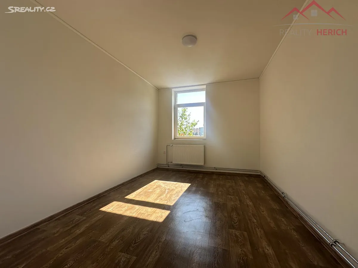 Pronájem bytu 2+1 65 m² – pohled 3