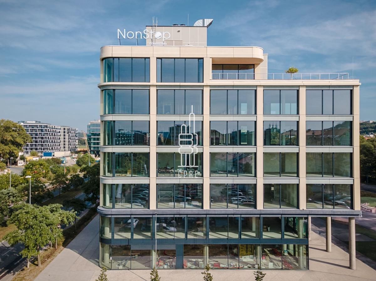 Pronájem kanceláře 1543 m²