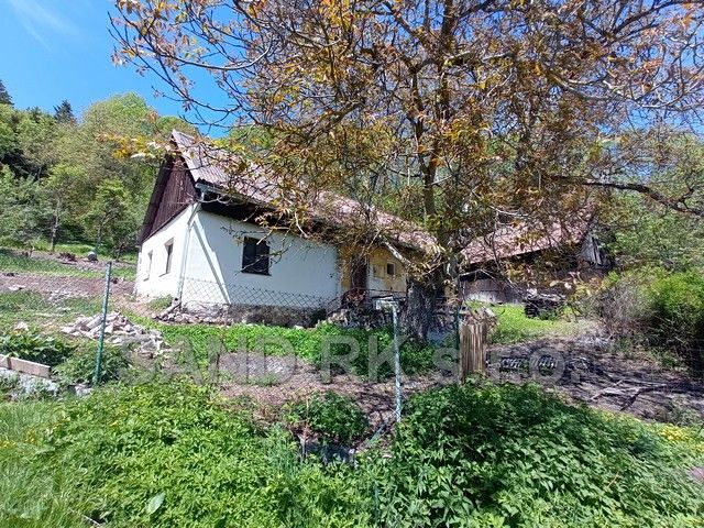 Prodej rodinného domu 110 m², pozemek 1996 m²