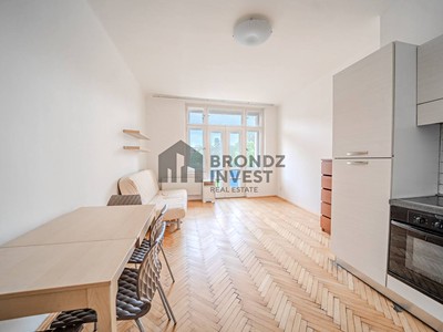 Pronájem bytu 2+kk 55 m² (Jednopodlažní)