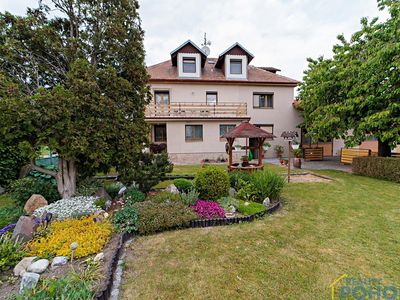 Prodej rodinného domu 365 m², pozemek 972 m²