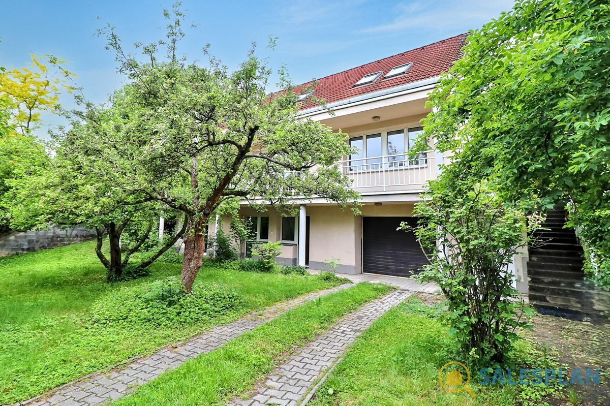 Prodej rodinného domu 337 m², pozemek 1319 m² – fotografie 2