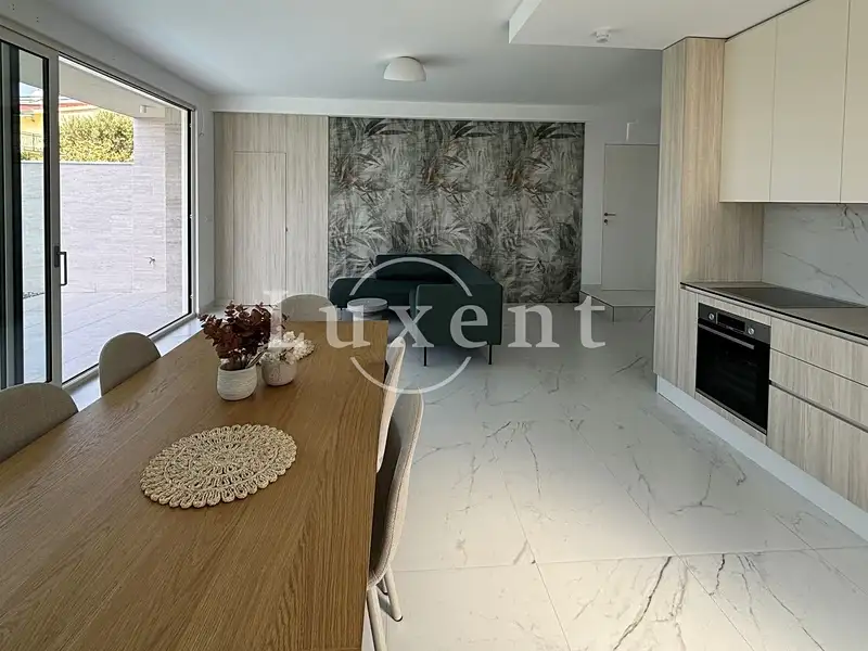 Prodej vily 200 m², pozemek 565 m², Trogir – náhled fotky 2