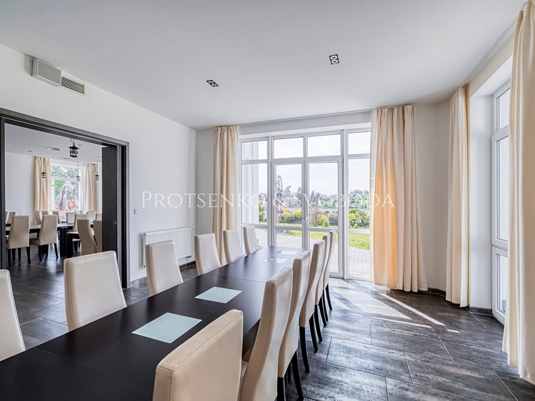 Prodej komerčního prostoru, 900 m² (20 z 29)