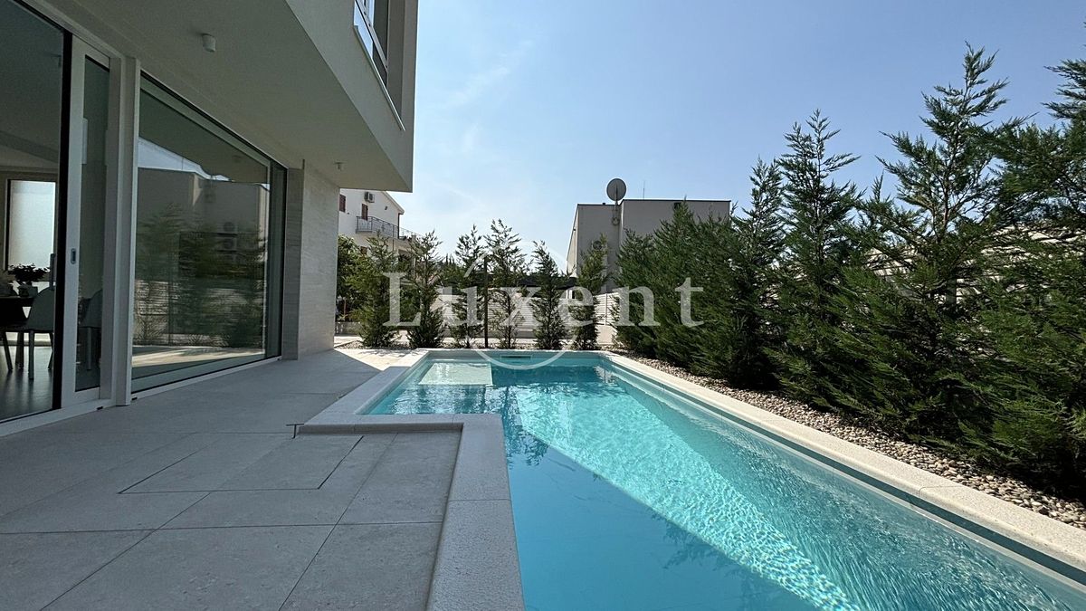 Prodej vily 200 m², pozemek 565 m², Trogir – fotka 1 z 3