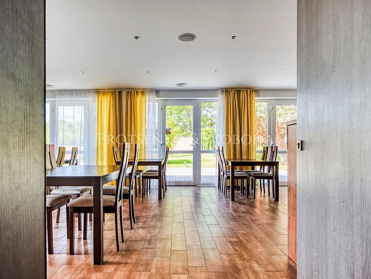 Prodej komerčního prostoru, 900 m² (8 z 29)