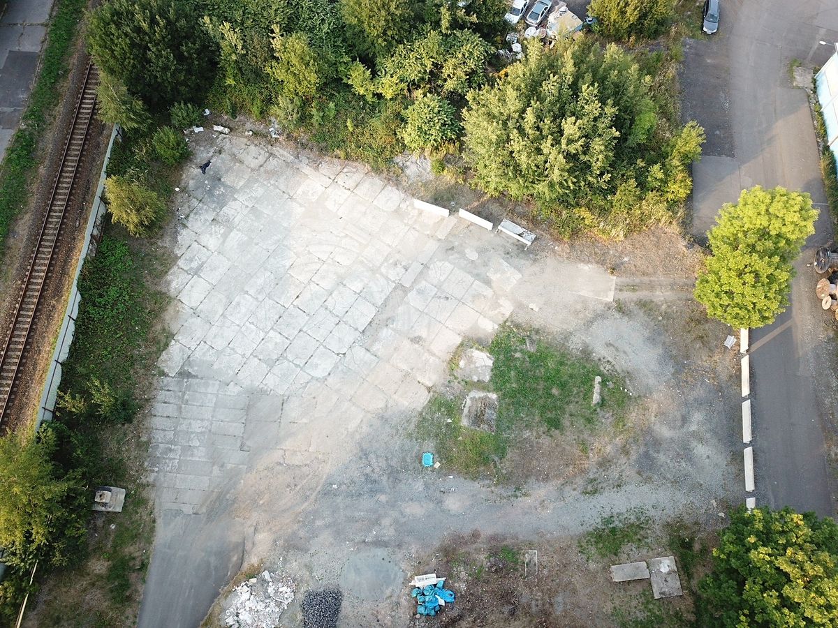 Pronájem komerčního pozemku 500 m² – fotografie 3