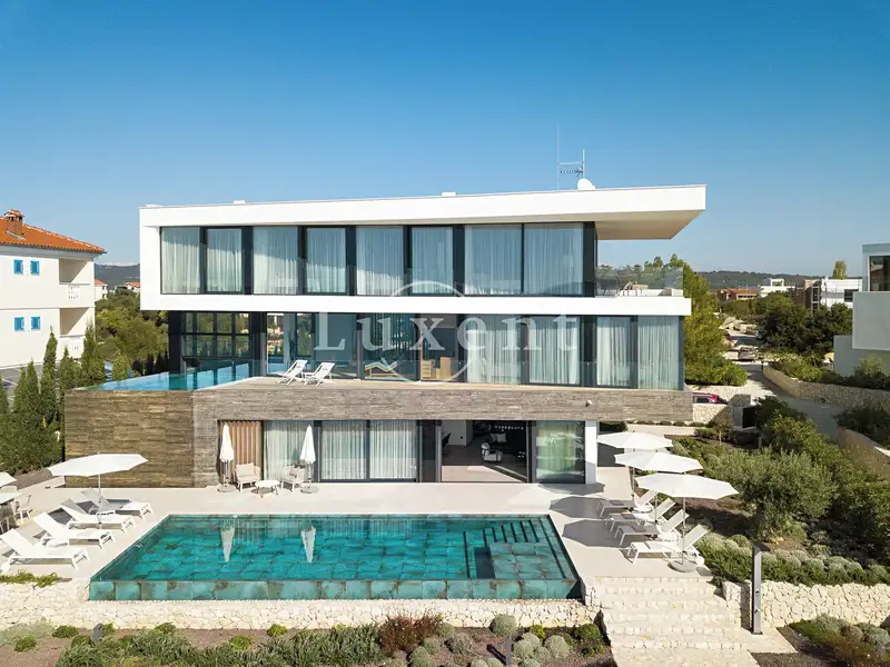 Prodej vily 790 m², pozemek 1300 m², Zadar – náhled fotky 2