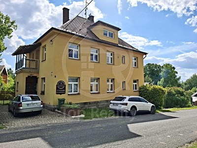 Prodej  rodinného domu 292 m², pozemek 695 m²