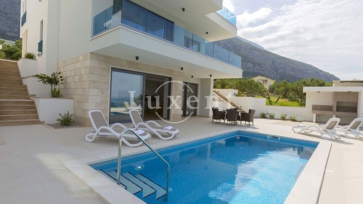 Prodej vily 350 m², pozemek 400 m², Makarska – fotka 1 z 3