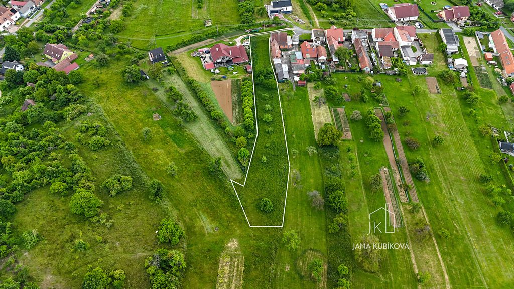 Prodej stavebního pozemku 2455 m² – fotografie 2