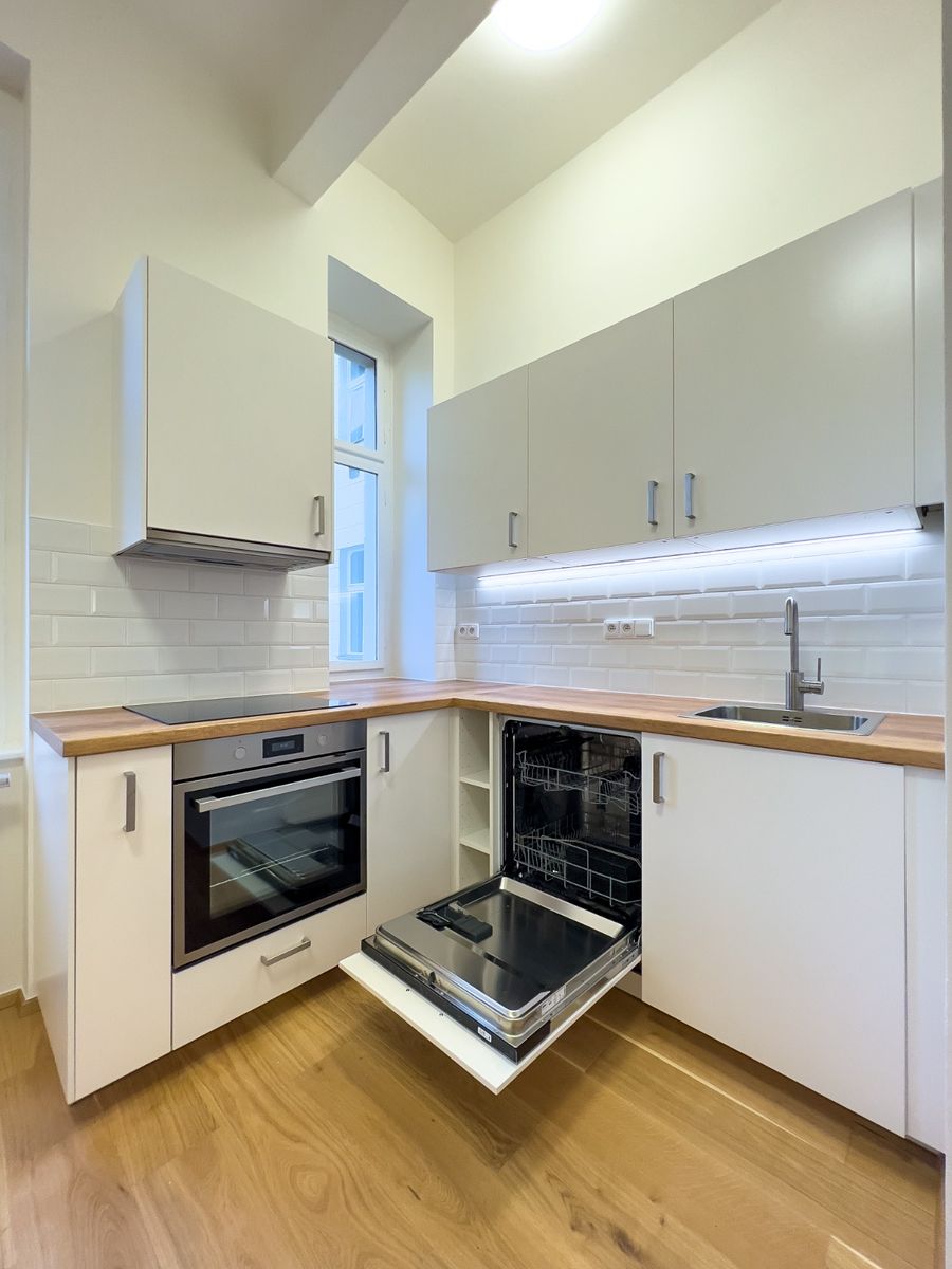 Pronájem bytu 2+1 73 m² – fotografie 4