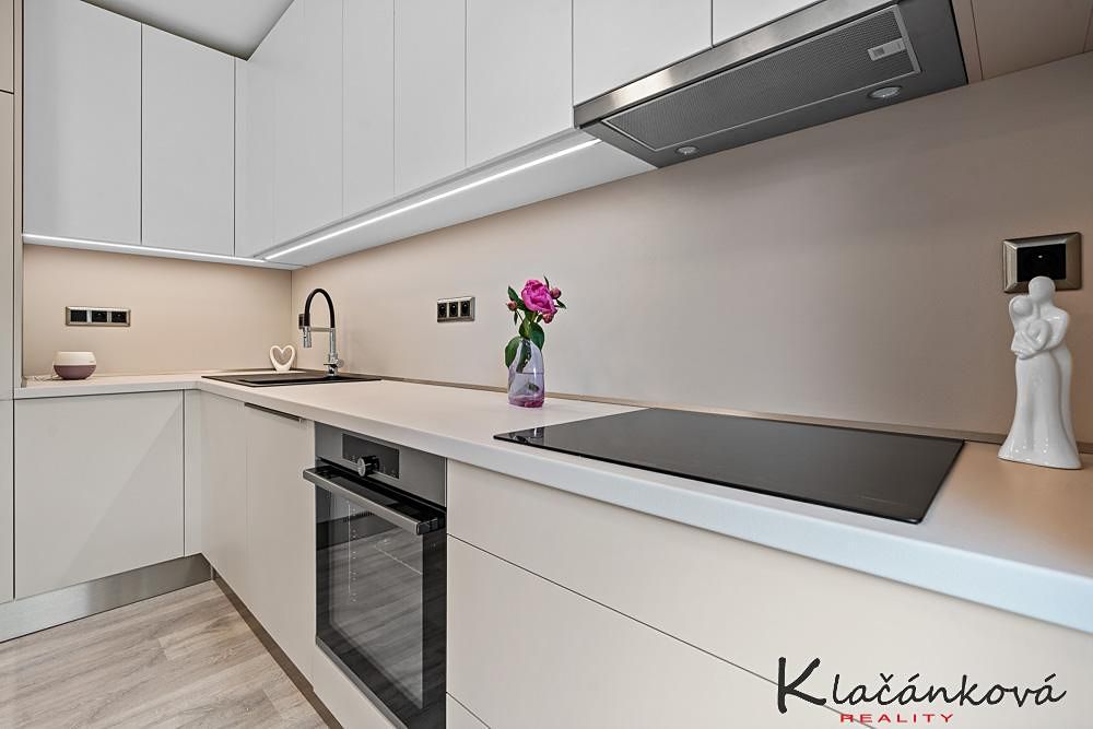 Prodej bytu 1+kk 32 m² – fotografie 2